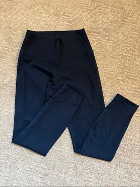 lululemon athletica Black Wunder tights 25” Leggings EUC 🙌
